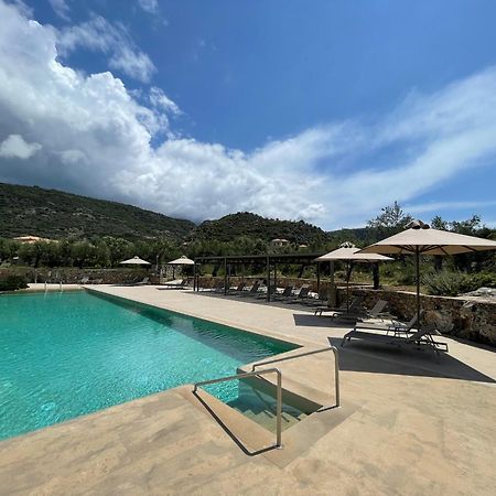 Diapori Suites Hotel Kardhamili Bagian luar foto