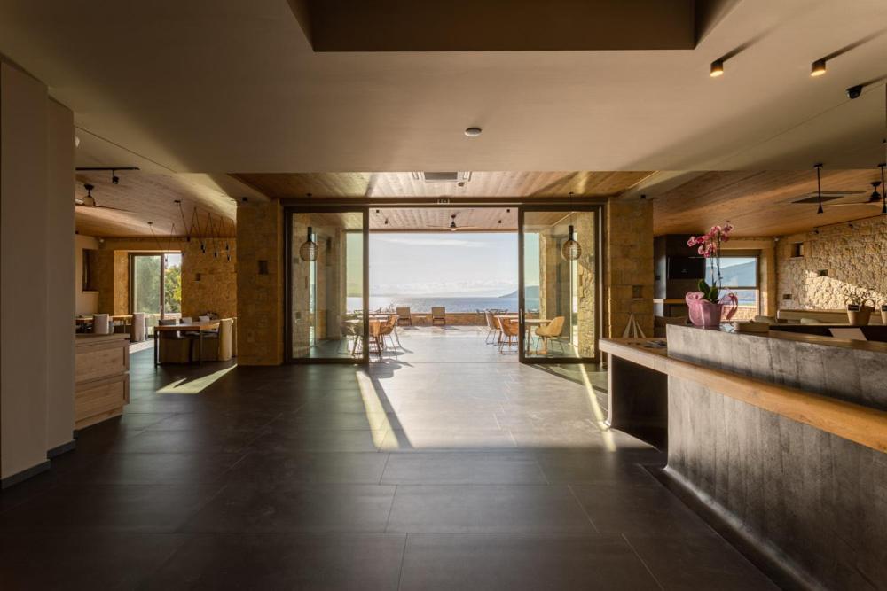 Diapori Suites Hotel Kardhamili Bagian luar foto