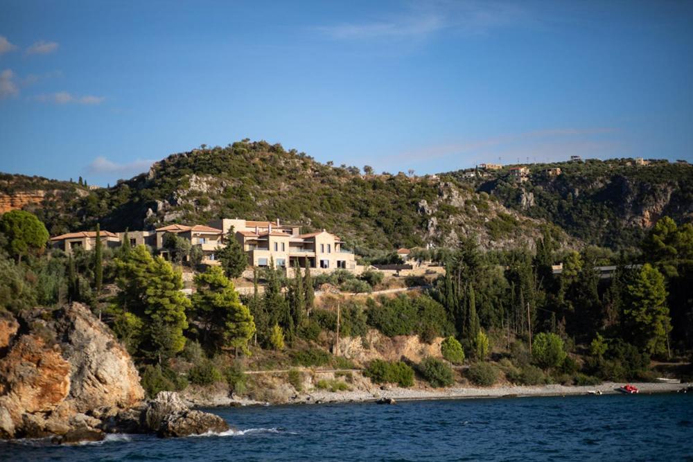 Diapori Suites Hotel Kardhamili Bagian luar foto