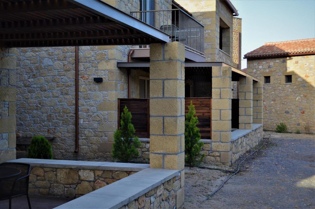 Diapori Suites Hotel Kardhamili Bagian luar foto