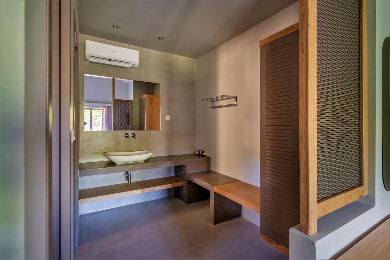 Diapori Suites Hotel Kardhamili Bagian luar foto