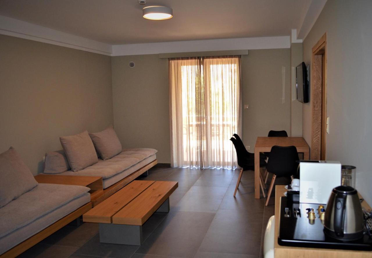 Diapori Suites Hotel Kardhamili Bagian luar foto