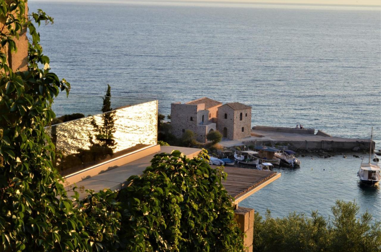 Diapori Suites Hotel Kardhamili Bagian luar foto