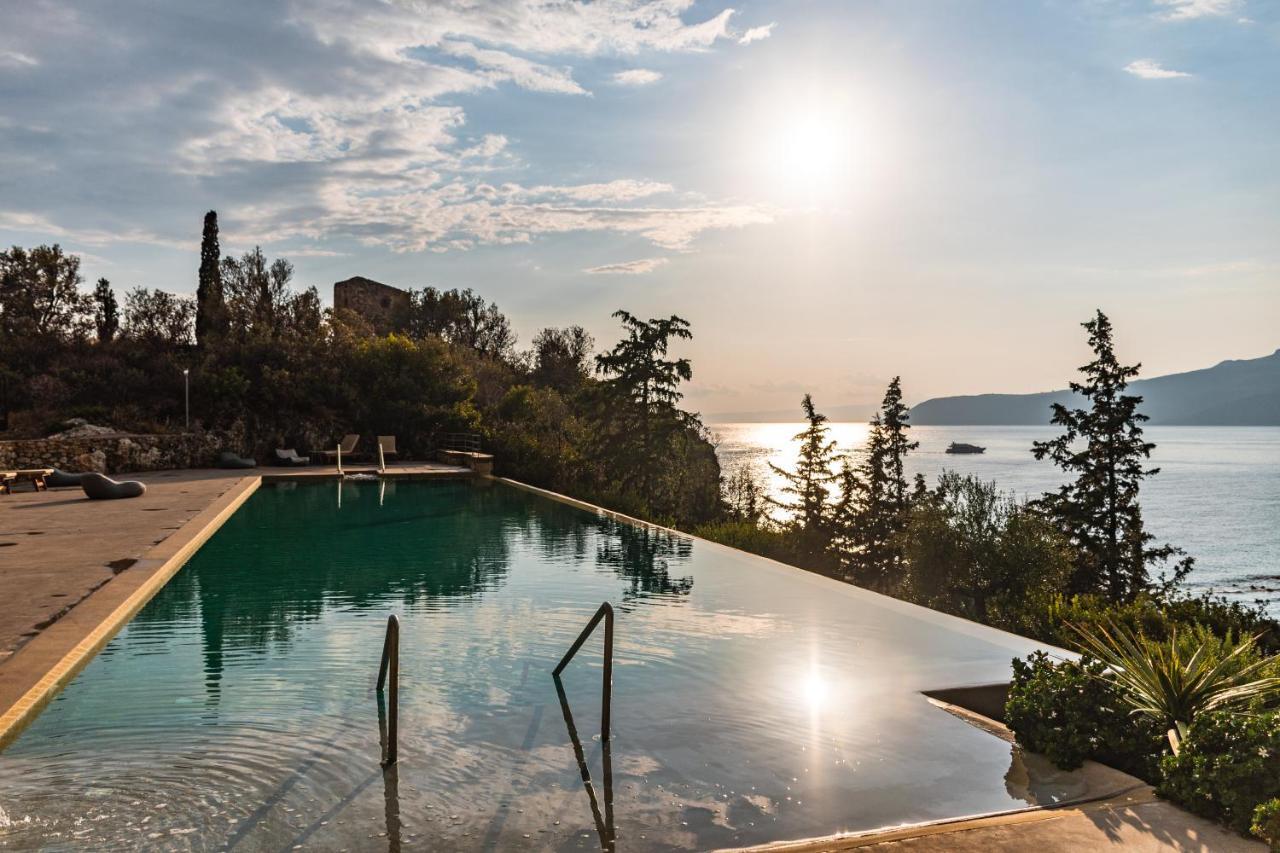 Diapori Suites Hotel Kardhamili Bagian luar foto
