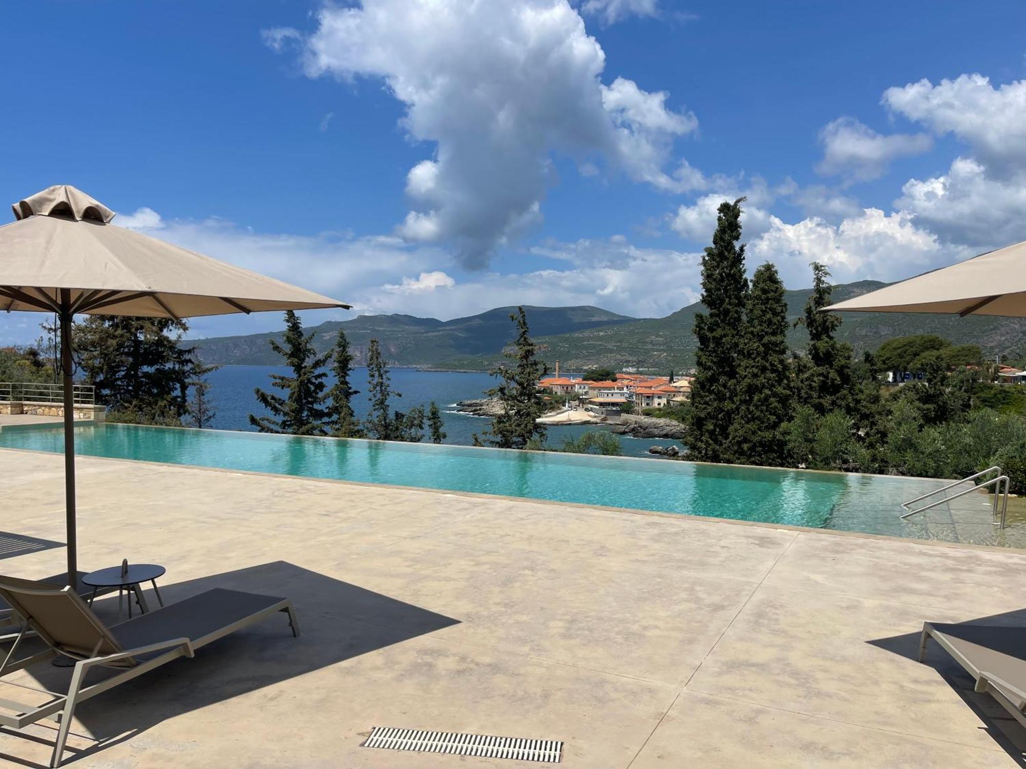 Diapori Suites Hotel Kardhamili Bagian luar foto