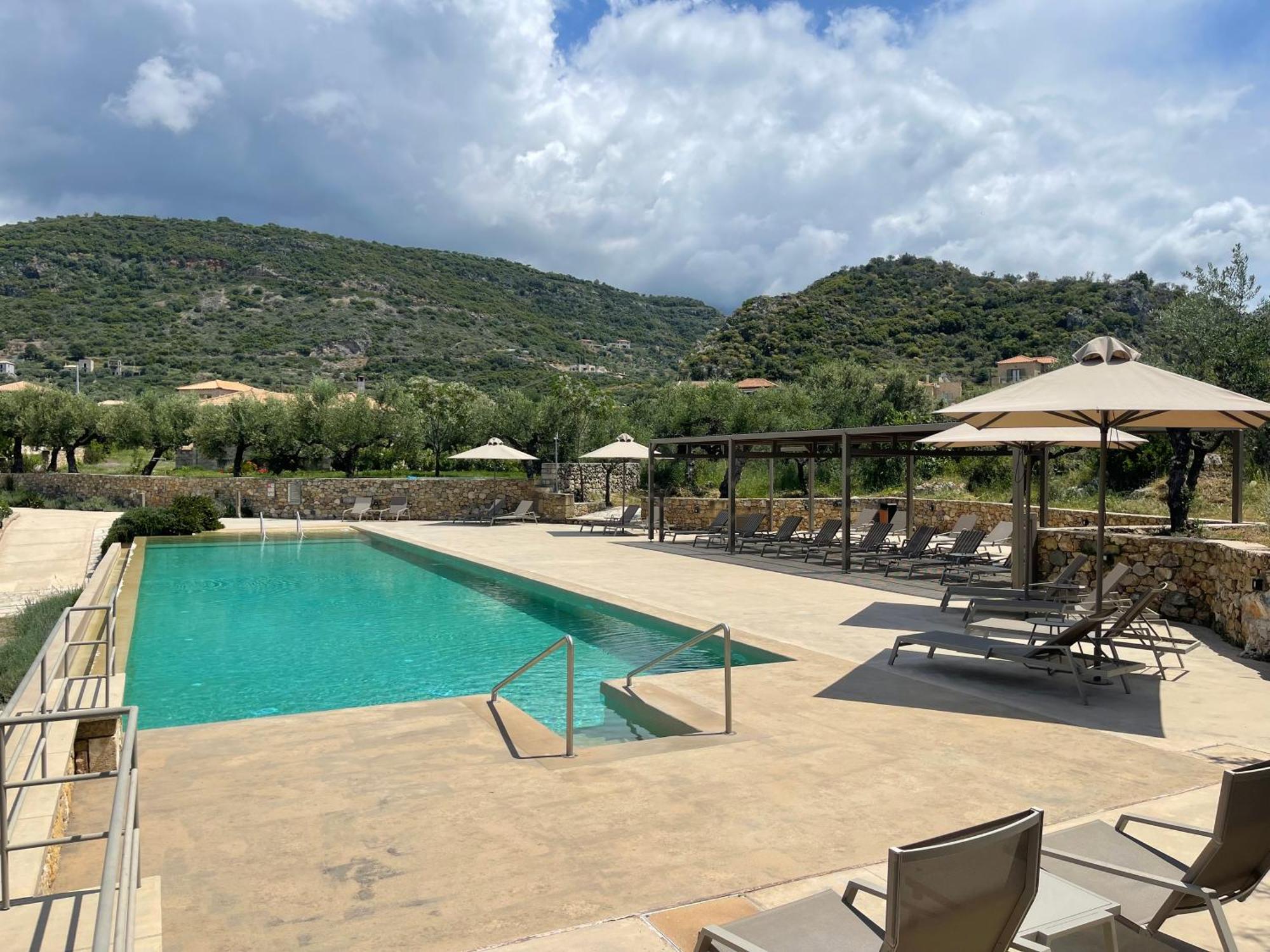 Diapori Suites Hotel Kardhamili Bagian luar foto