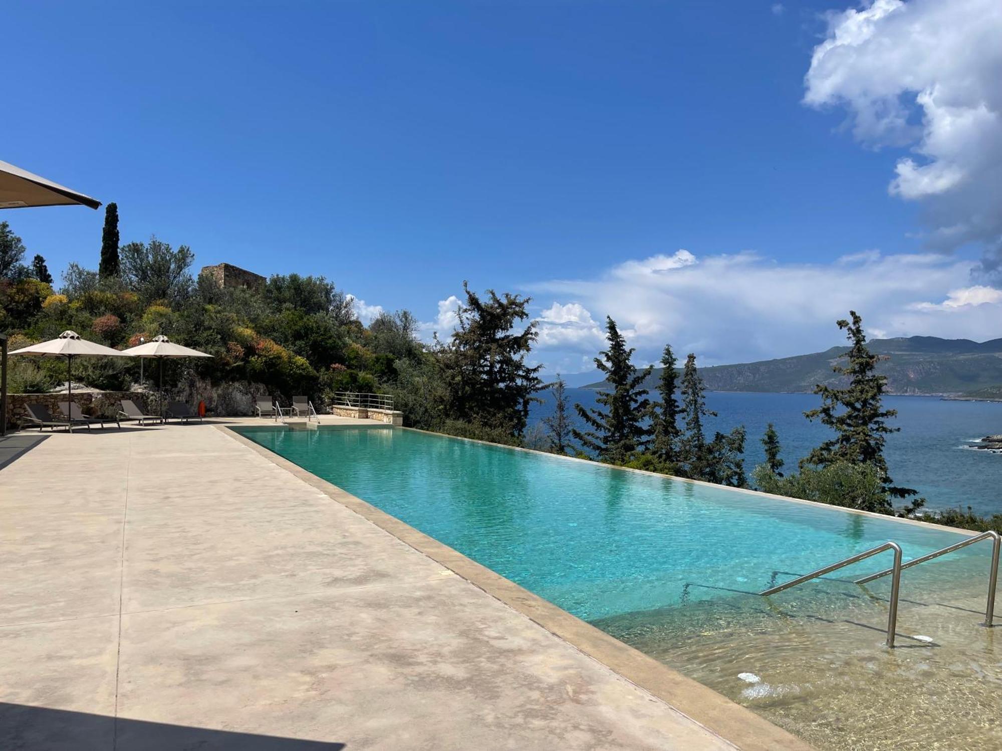 Diapori Suites Hotel Kardhamili Bagian luar foto