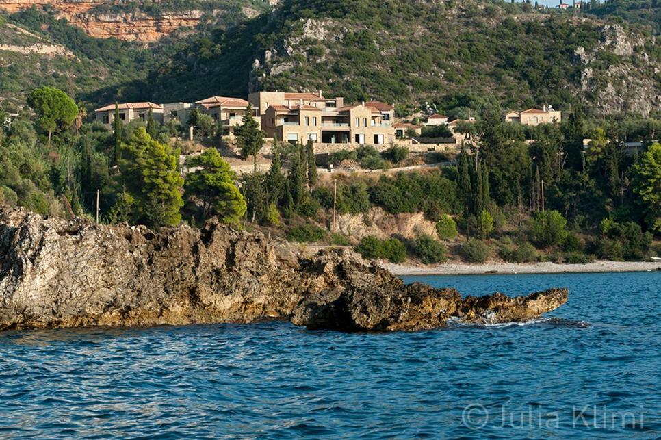 Diapori Suites Hotel Kardhamili Bagian luar foto