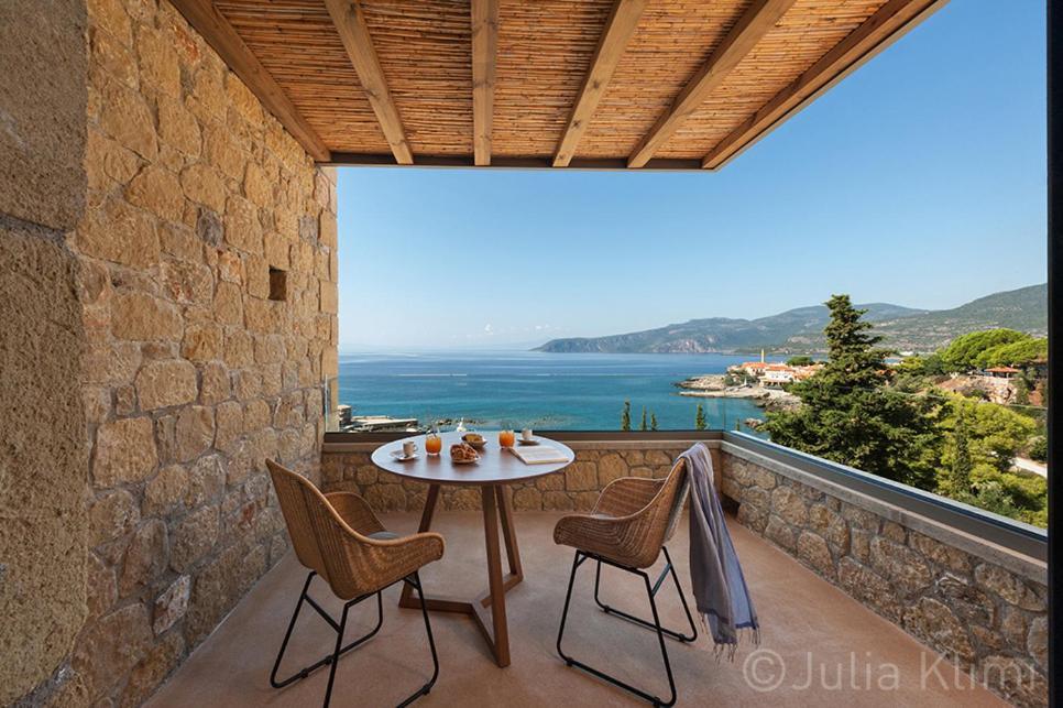 Diapori Suites Hotel Kardhamili Bagian luar foto